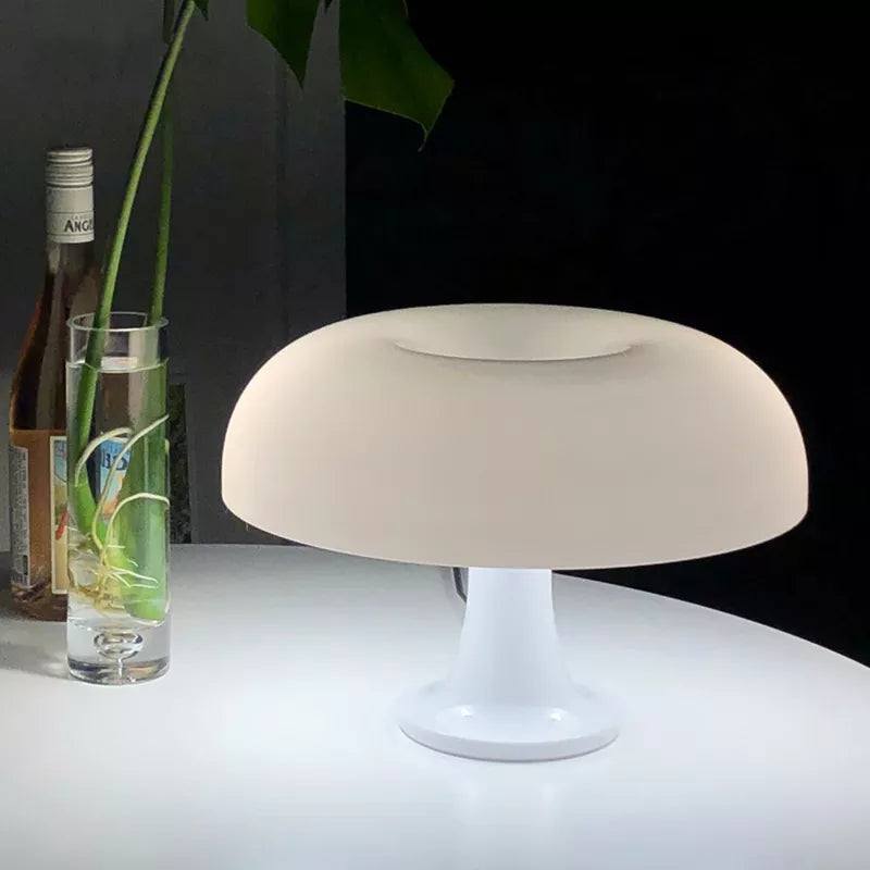 이탈리아 디자이너 LED 호텔 침실 침대 옆 거실 장식 조명 현대 미니멀리스트 책상 조명을위한 버섯 테이블 램프