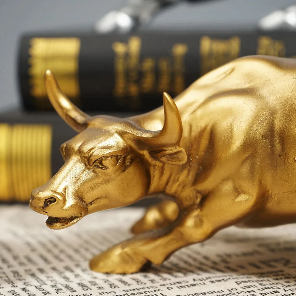 Vilad harts Gold Wall Street Bull Ox Statue Ornament Office Desk Dekorativt vardagsrum Interiör Heminredningar Tillbehör