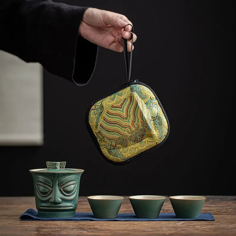 Gaya Cina Retro Sanxingdui Keramik Portabel Teh Perjalanan Set Pembuat Teh Luar Ruang Teh