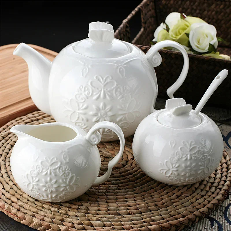Keramisk kaffete Pot European White Butterfly Relief Teapot Bone China Vand Ware Sugar Bowl Milk Jug Home Bar Decoration