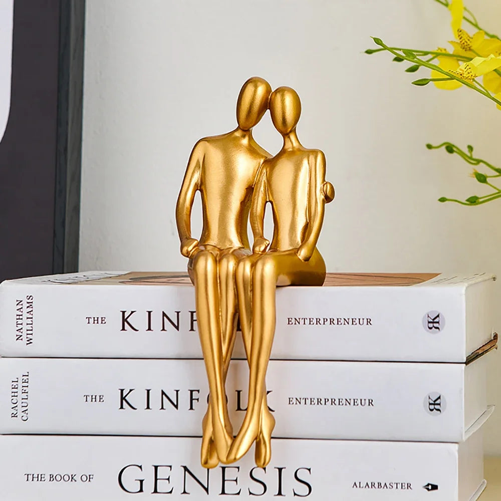 Sculpture dorée abstraite et figurines pour la figure de résine intérieure Statue de décoration intérieure moderne Accessoires de bureau nordique décoration
