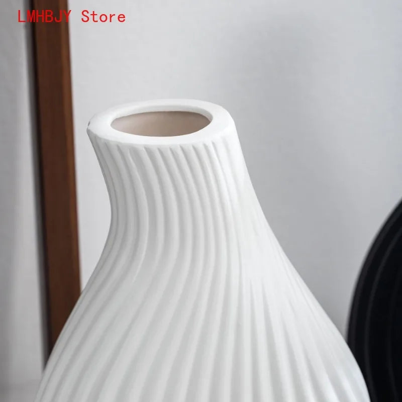 Lmhbjy keramická lehká a minimalistická moderní moderní váza vložka styl ozdoby módní domácí sušičky květinové sady domácí dekorace
