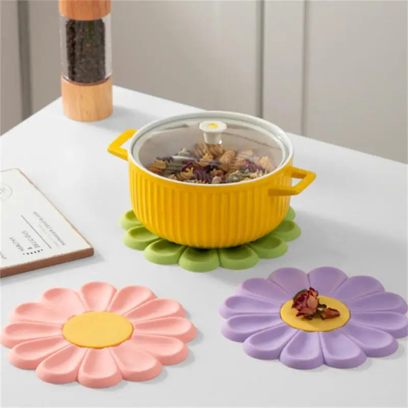 Daisy Flower Silicone Coaster Coffee Non-slip Coaster Non-scalding Pot Mat Heat Insulation Mat Kitchen Decoration Supplies