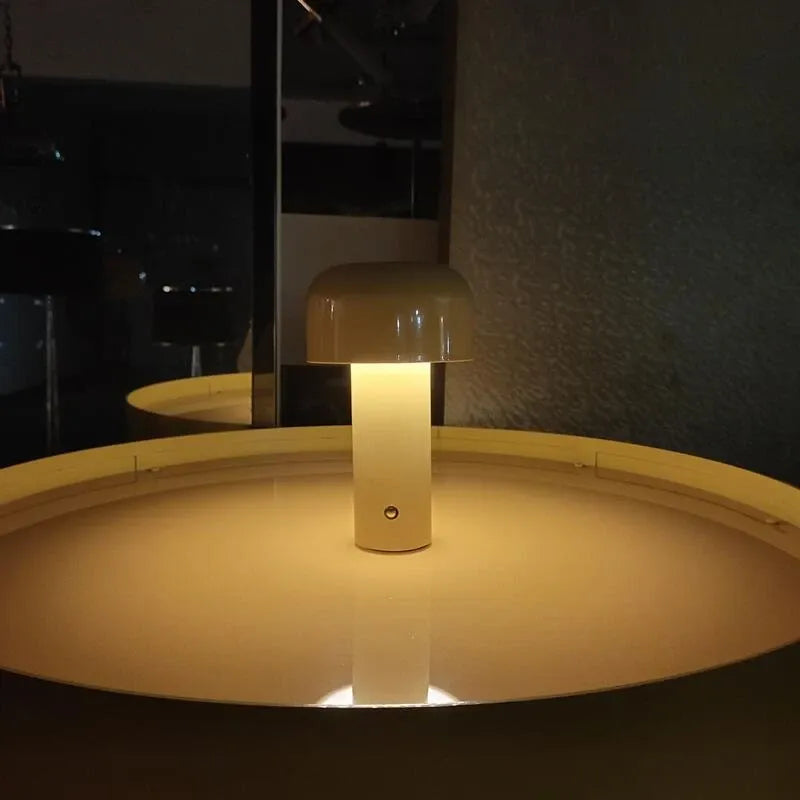 Lâmpada de cogumelos Carregando café Touch Desk Coffee, decoração de quarto de hotel, atmosfera criativa nórdica, pequena luz noturna