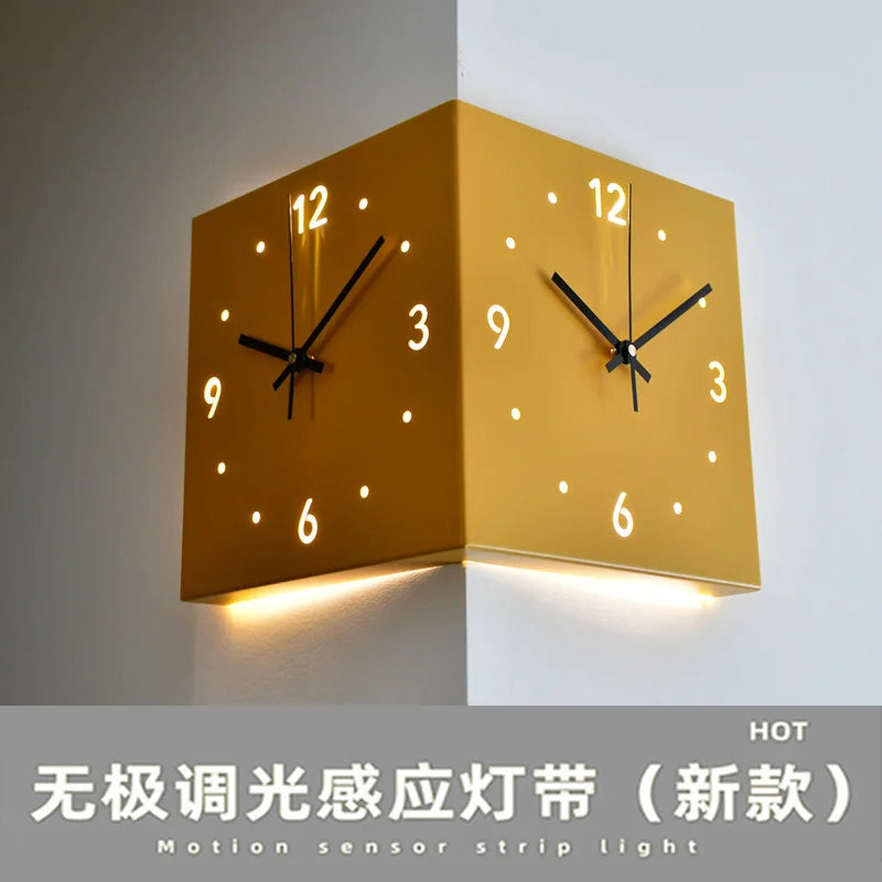 ساعة حائط زاوية بمستشعر الضوء الإبداعي، ساعة حائط مربعة بسيطة مزدوجة الجوانب مع ساعة حائط صامتة تناظرية بمقياس رقمي عربي
