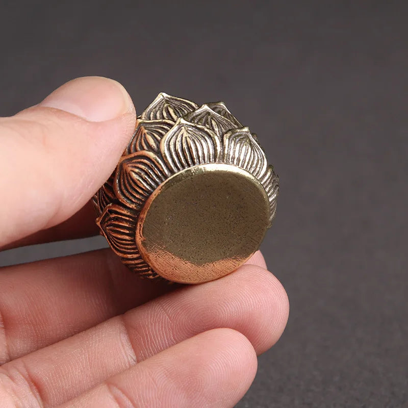 Retro Copper Small Lotus Pocket Hollow Out Burning Burner Brass Encens Holder avec couverture Décoration de la maison Cense de bois de santal