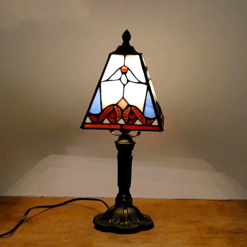 Stile nostalgico di lampade da tavolo tiffany colorate europee e americane per vetro per il ristorante bar per comodino a led luci a led da letto