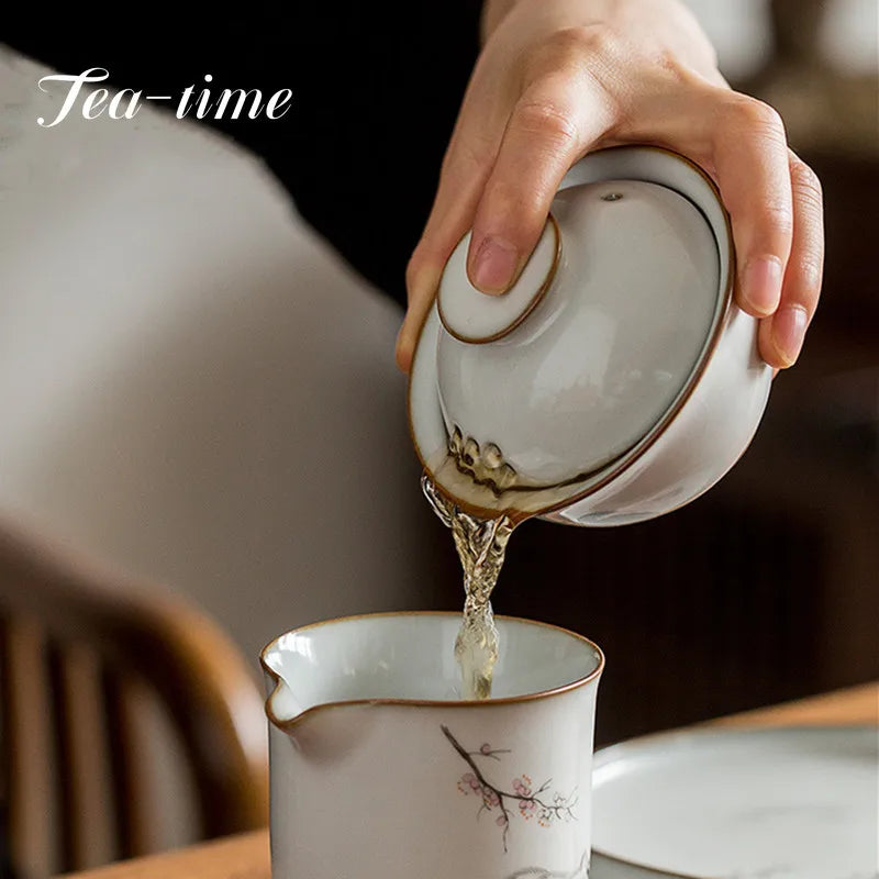 Retro Ru Kiln Cerâmica Gaiwan Filtro de gato fofo Filtro de xícara Viagem de chá portátil Bowl Chinese Handmade Home Tea Conjunto de chá 100ml