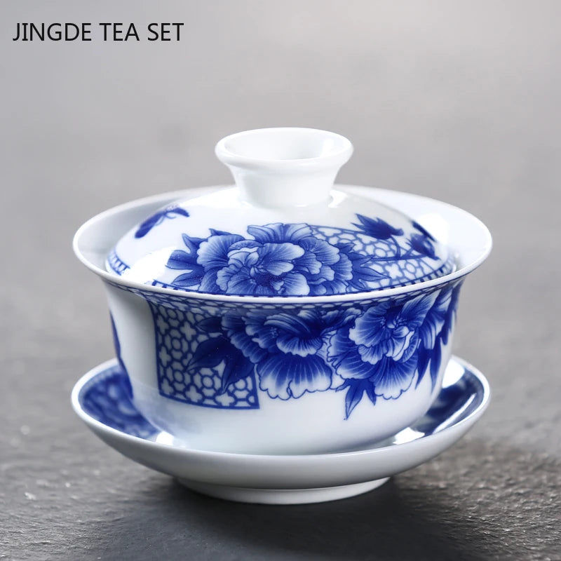 Jingdezhen 흰색 도자기 가이완 차 컵 블루와 흰색 도자기 차 메이커 세라믹 손으로 그린 ​​차 그릇 차 세트 용품