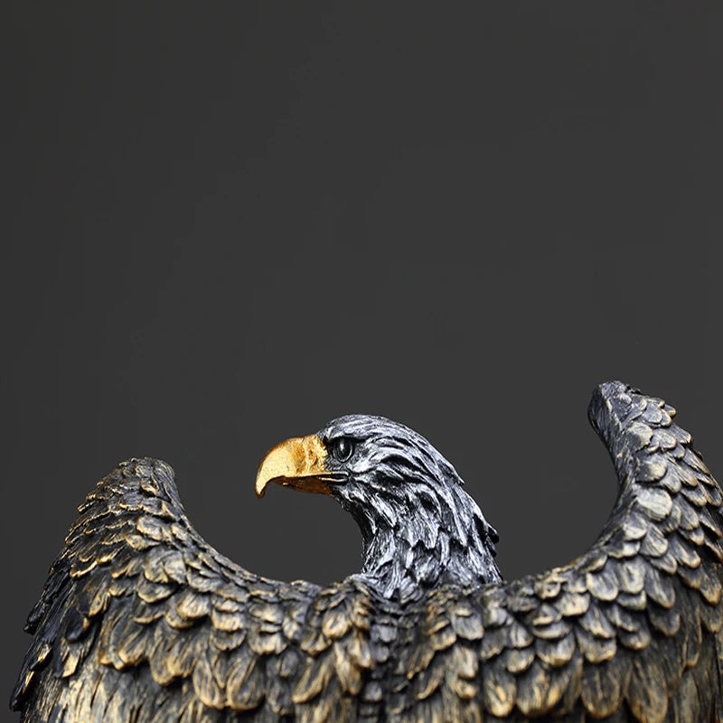 Retro Eagle Sculpture: Abstract Elegance