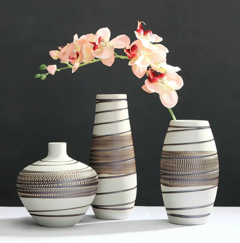 Vas keramik sederhana dan retro set tiga potong ornamen kerajinan tangan keramik, rangkaian meja ruang tamu pengaturan bunga meja