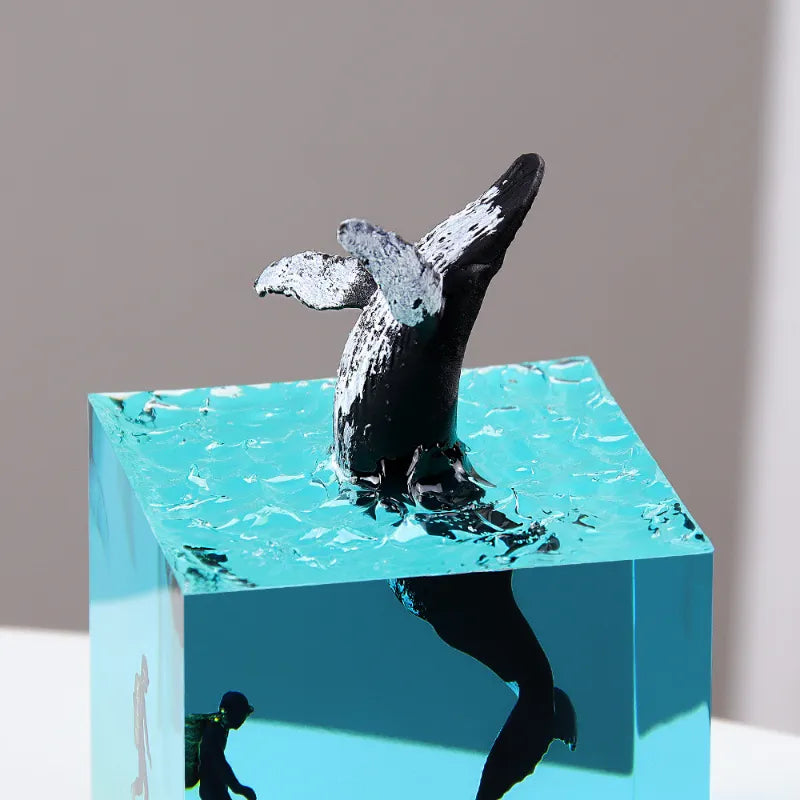 Marine resin whale Humpback whale diver cube ornament Home glow-in-the-dark nightlight birthday gift ornament