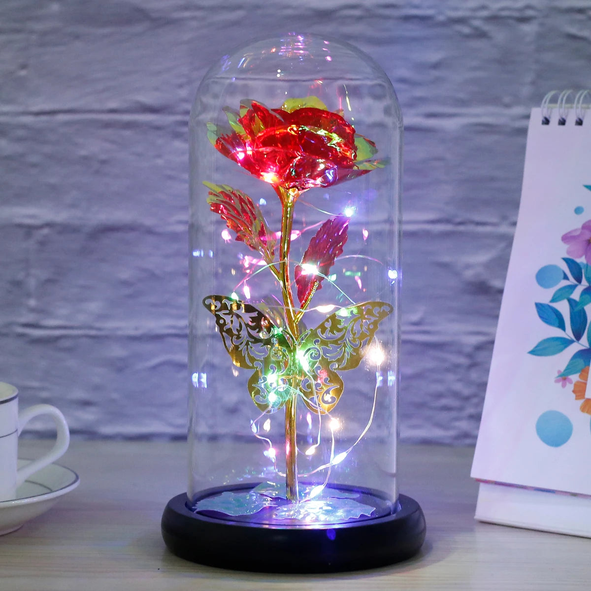 Rose Light Artificial Galaxy Rose Lamp med fjäril och färgglada LED -rosblommor i glasbatteridrivna gåvor för kvinnor