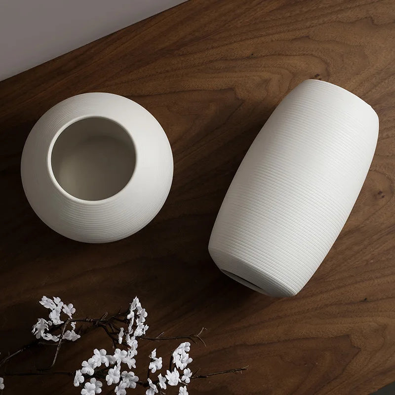 BHM-Manufacture Nowoczesne nordyckie białe ceramiczne wazon luksusowy porcelanowy zastawa stołowa Unikalne zestawy do ręcznie robionego wazonu