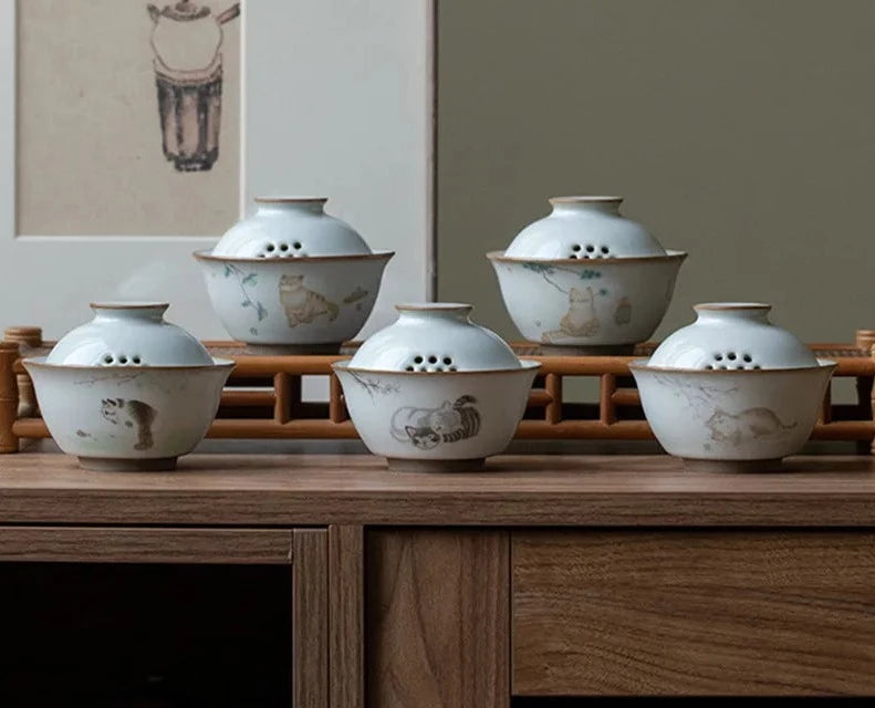 Retro Ru Kiln Cerâmica Gaiwan Filtro de gato fofo Filtro de xícara Viagem de chá portátil Bowl Chinese Handmade Home Tea Conjunto de chá 100ml