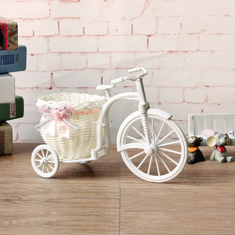 Bicicleta blanca Cesta de flores decorativas decoración de boda de plástico triciclo de triciclo Flower maceta cesta de almacenamiento de la fiesta de decoración de la fiesta