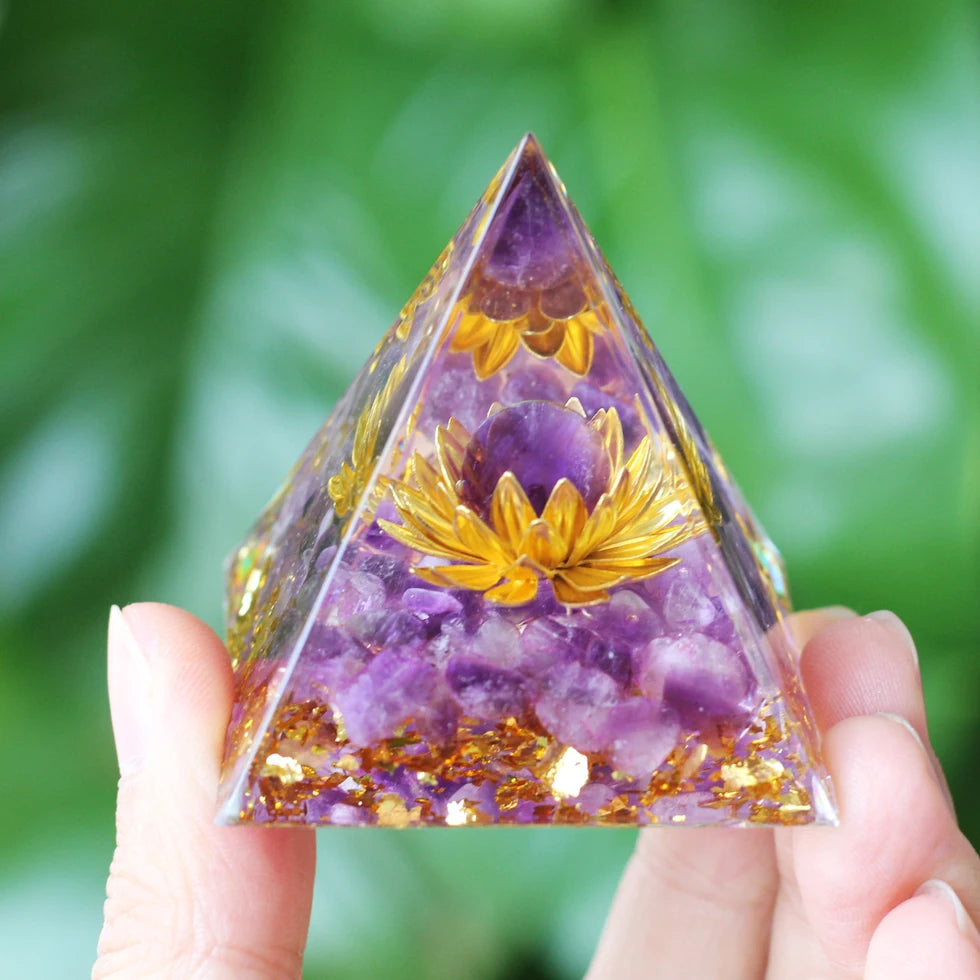Generatore di cristallerezza di pietra naturale Ametista Pyramide Orgone per protezione E-E-E-E-Eenergy Meditazione Orgonite Crystal Chakra