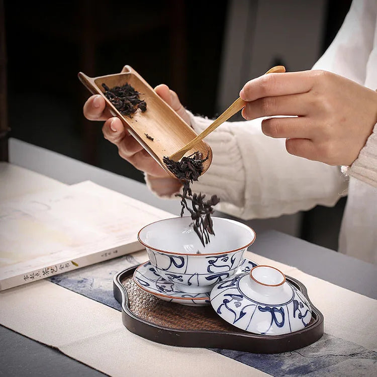 190ml Kreativní modré a bílé čajové mísy Velká keramická gaiwan Kung Fu Tea Set Tea Cup White Porcelain Tři talenty čaj