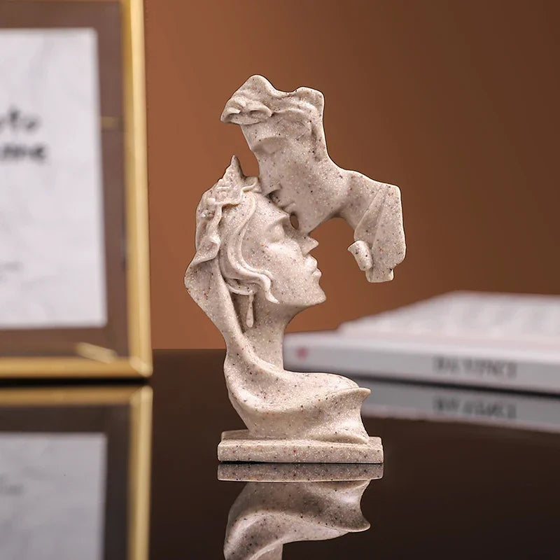 Kekasih Patung Mini Resin Kraf Seni Hiasan Ruang Tamu Moden Mewah Hiasan Emas Rumah Pernikahan Hiasan Hadiah Hadiah Rumah