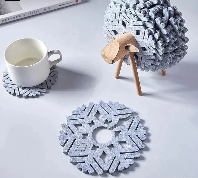 새로운 크리스마스 엘크 모양 드링크 코스터 컵 패드 절연 라운드 펠트 컵 매트 창조적 인 홈 오피스 테이블 장식 아트 공예 선물