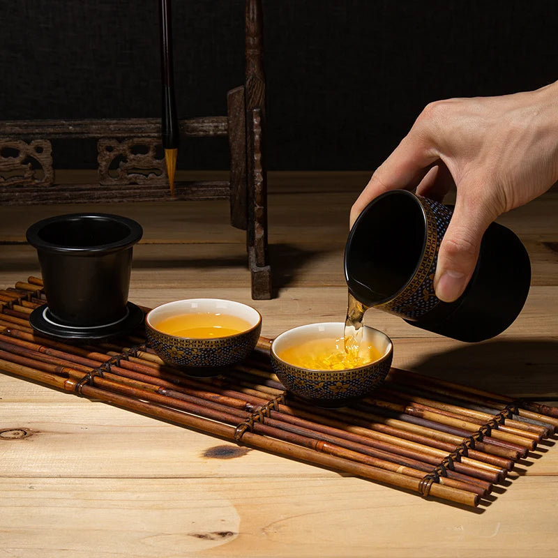 Teaware -sarjan seremonia kiinalainen kannettava teekannu ja kuppi matkalaitesarja keraaminen 1 potti 2 kuppia 1 säilytyslaukku Kung fu teaset iltapäivä