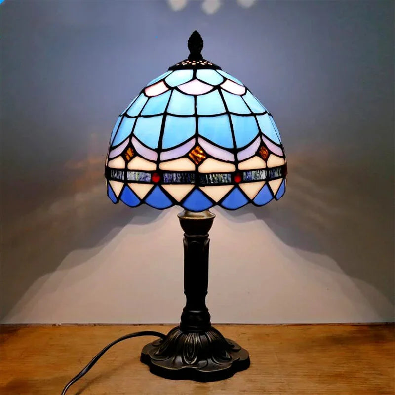 Nostalgiczny styl europejskich i amerykańskich kolorowych szklanych lamp stołowych Tiffany do restauracji bar kawiarni sypialnia sypialnia LED LED LED