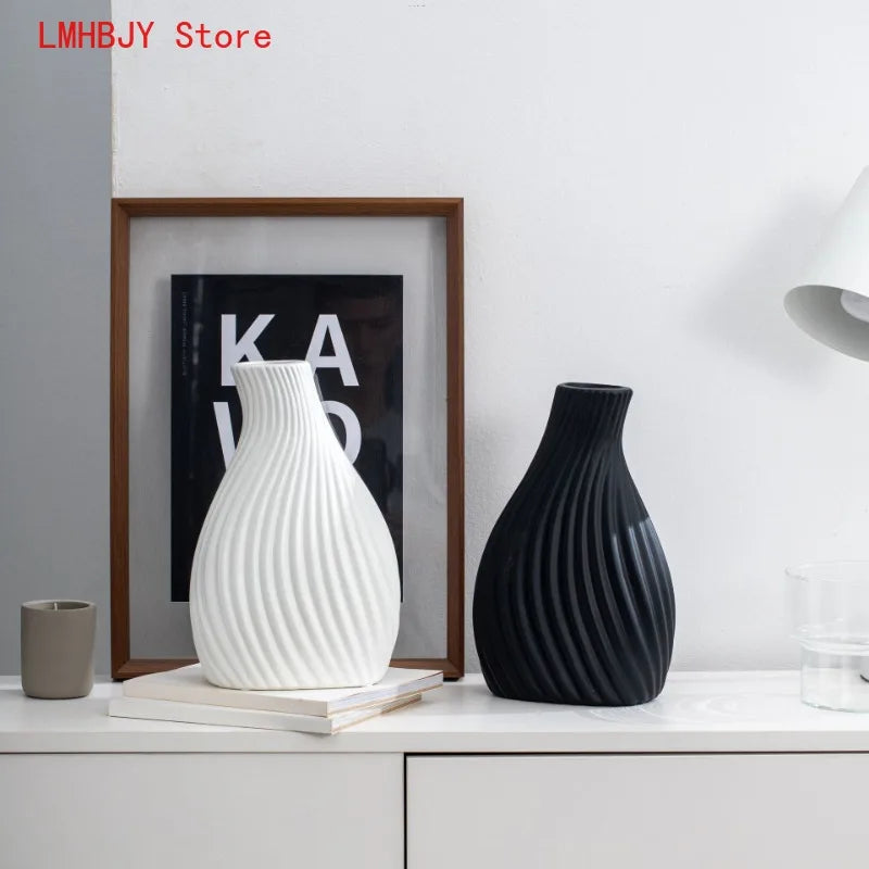 LMHBJY Ceramic Lightweight and Minimalist Modern Vase Inset Style Ornaments Fashionable Home Dryers Flower Sets Home Decorations