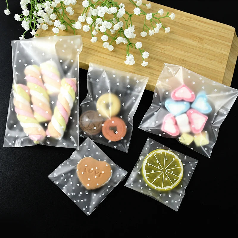 100 pcs Kunststoff transparent Verpackung Cellophan Bags Polka Dot Candy Cookie Geschenktüte DIY Selbstkleber Beutel Süßwarenbeutel für Party
