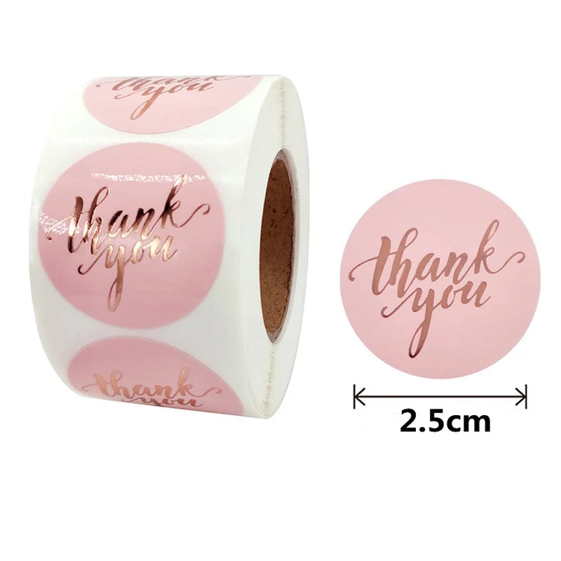 500pcs Étiquettes rondes Papier kraft Merci les autocollants Dragees Sac Candy Boîte cadeau Fleur Boîtes à gâteau et autocollants de mariage d'emballage