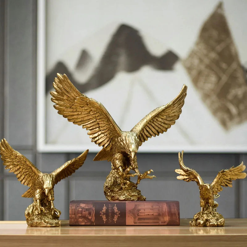 Northeuins American Resin Golden Eagle Patung Seni Model Haiwan Model Ornament Home Office Desktop Feng Shui Decor Figurine
