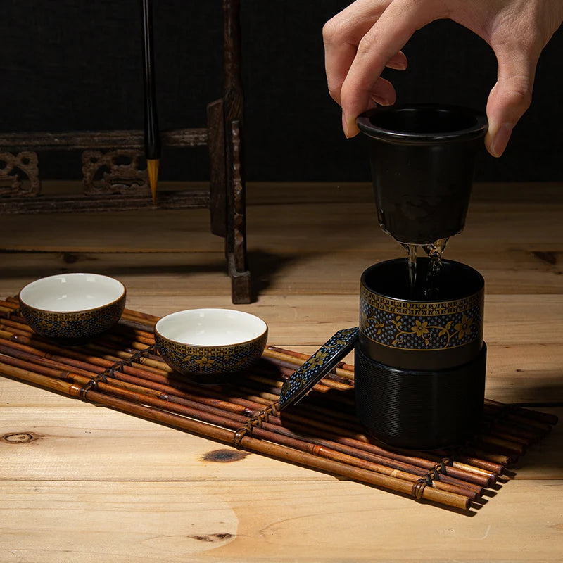 Cérémonie de mise en service de thé à thé portable chinois et tasse de voyage de voyage en céramique 1 pot 2 tasses 1 sac de rangement Kung Fu.