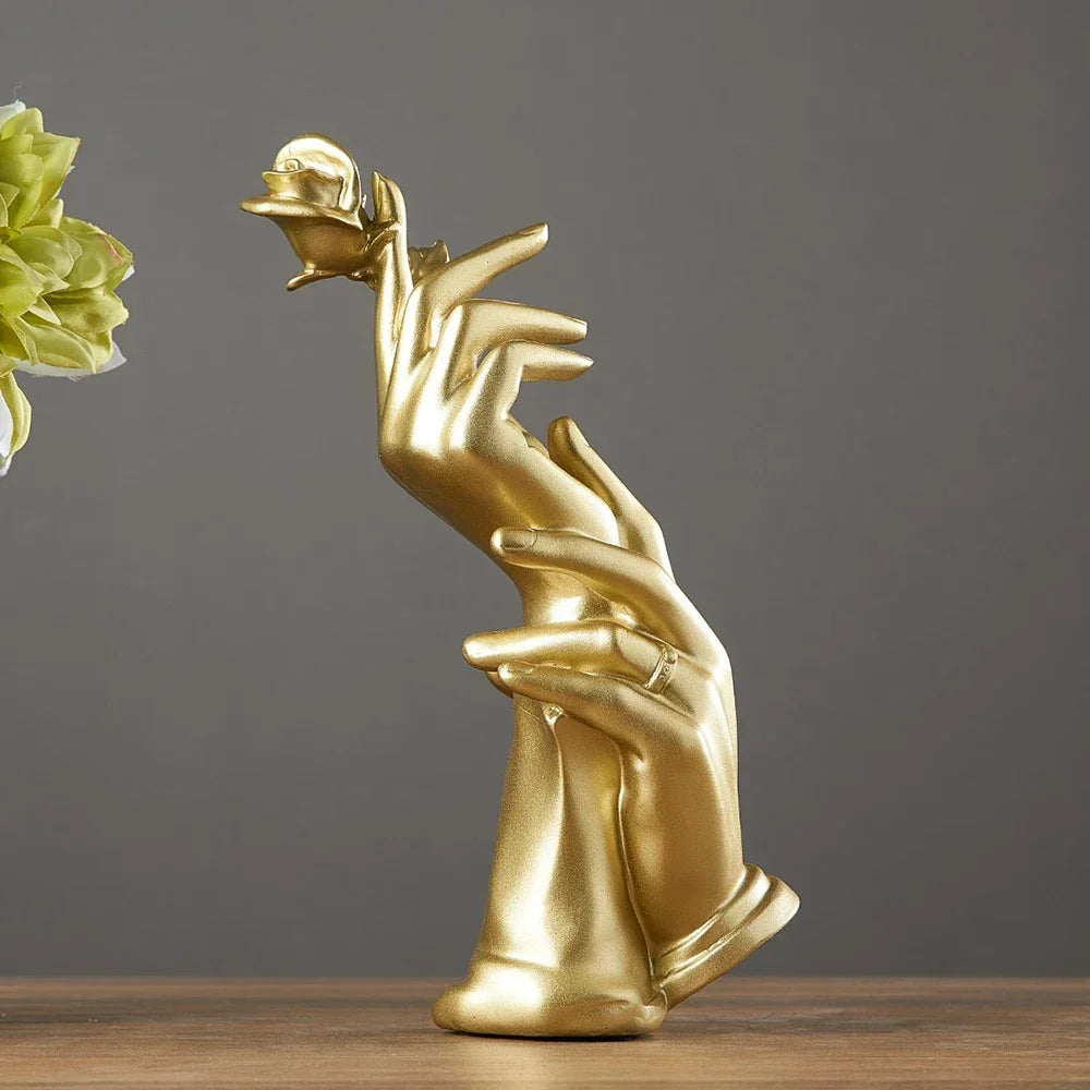 Resumo escultura dourada para a estátua criativa da mão Luz de luxo de luxo para a sala de desktop Decoração de escritórios Acessórios para o escritório presentes