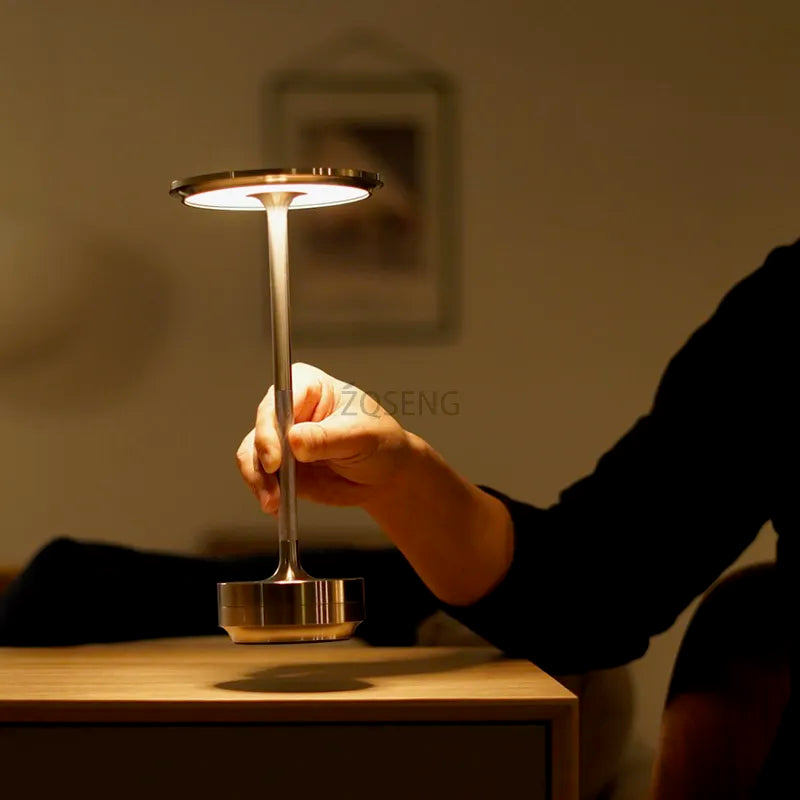 مصباح طاولة قابل لإعادة الشحن LED مستشعر باللمس ضوء ليلي لسطح المكتب مصباح قراءة لاسلكي لمطعم الفندق وبار غرفة النوم إضاءة زينة