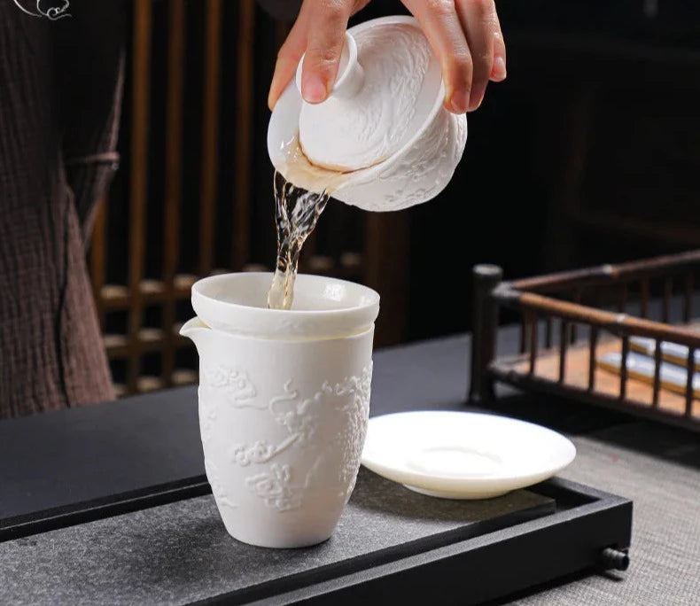 150ml Mutton-fat Jade Porcelain Gaiwan Relief Dargon Tea Bowl with Saucer Lid Kit Set Tea Tureen Tea Maker Cover Bowl Ornaments