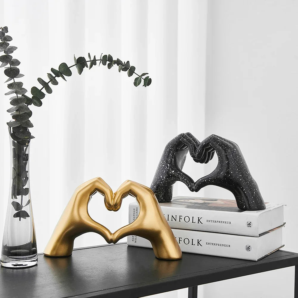 Escultura de gesto de coração criativo e resina de estátua abstrata mão amor estatueta casa sala de estar com desktop decoração acessórios presentes