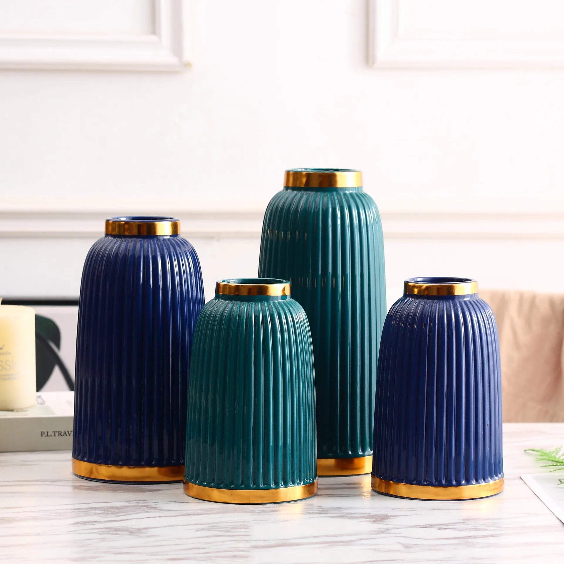 Moderna minimalistiska keramiska vaser som ligger i vitt, tibetanska blått och grönt tillbehör för heminredning för vardagsrum
