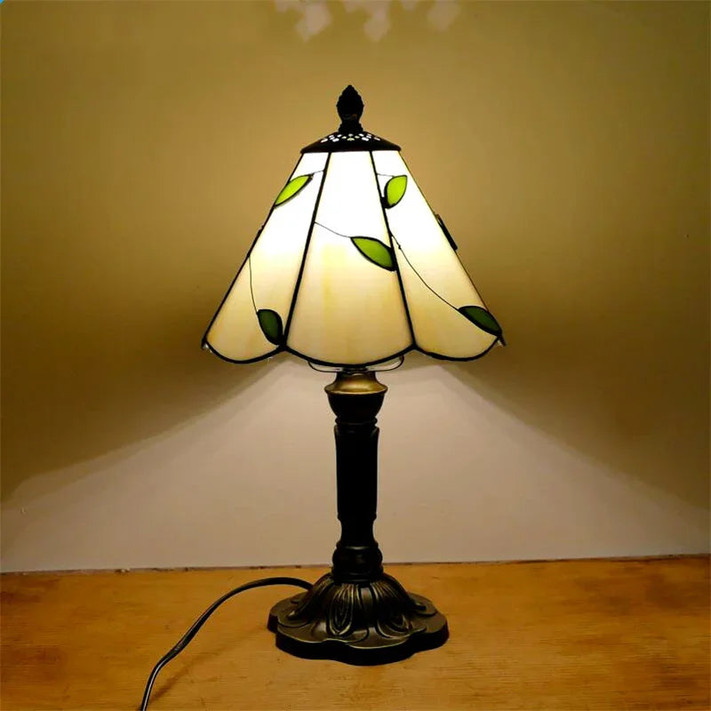 Style nostalgique de lampes de table en verre coloré européen et américain pour les lumières LED de lit de chambre à coucher du café de restaurants