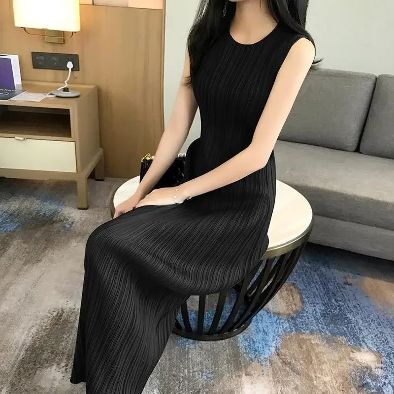 2023 Summer Women Fashion O-neck Long Dress Female Solid Color Straight Vest Dresses Ladies Sleeveless Pleated Veatidos D74
