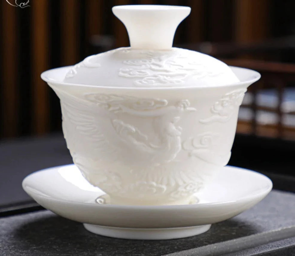 150 ml fårekød-fedt jade porcelæn Gaiwan Relief Dargon Tea Bowl med tallerken Låg Kit Sæt Tea Tureen Tea Maker Cover Bowl