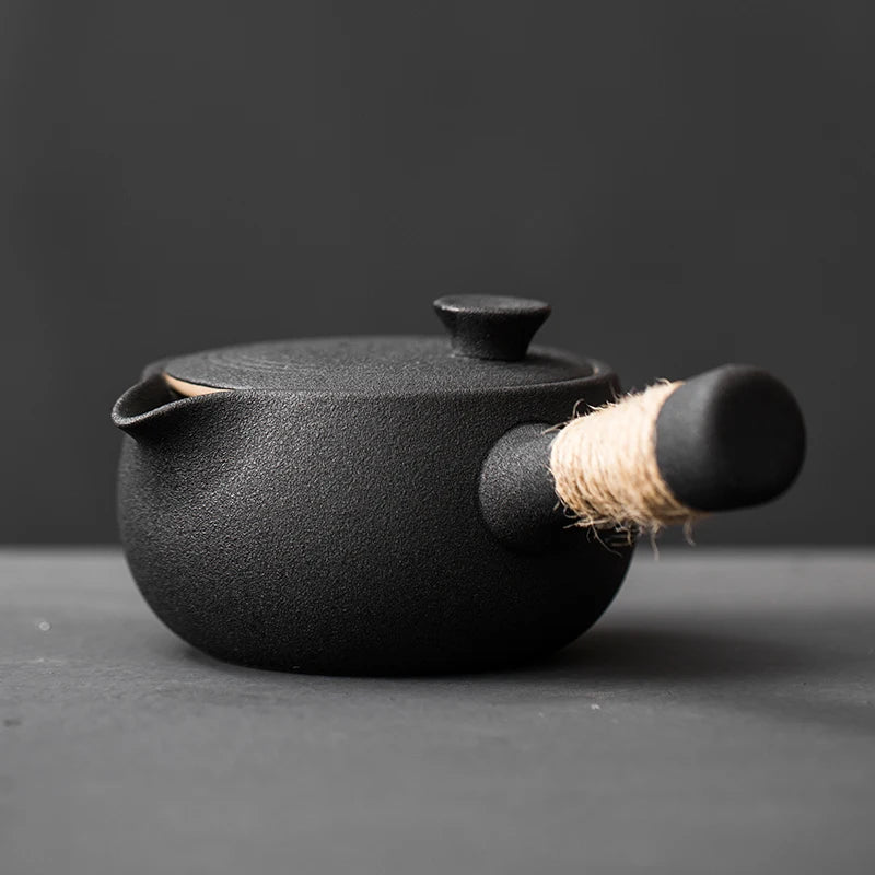 Estilo japonês holote lateral de cerâmica áspera bule de chá de grande capacidade Pote de chá portátil com alça