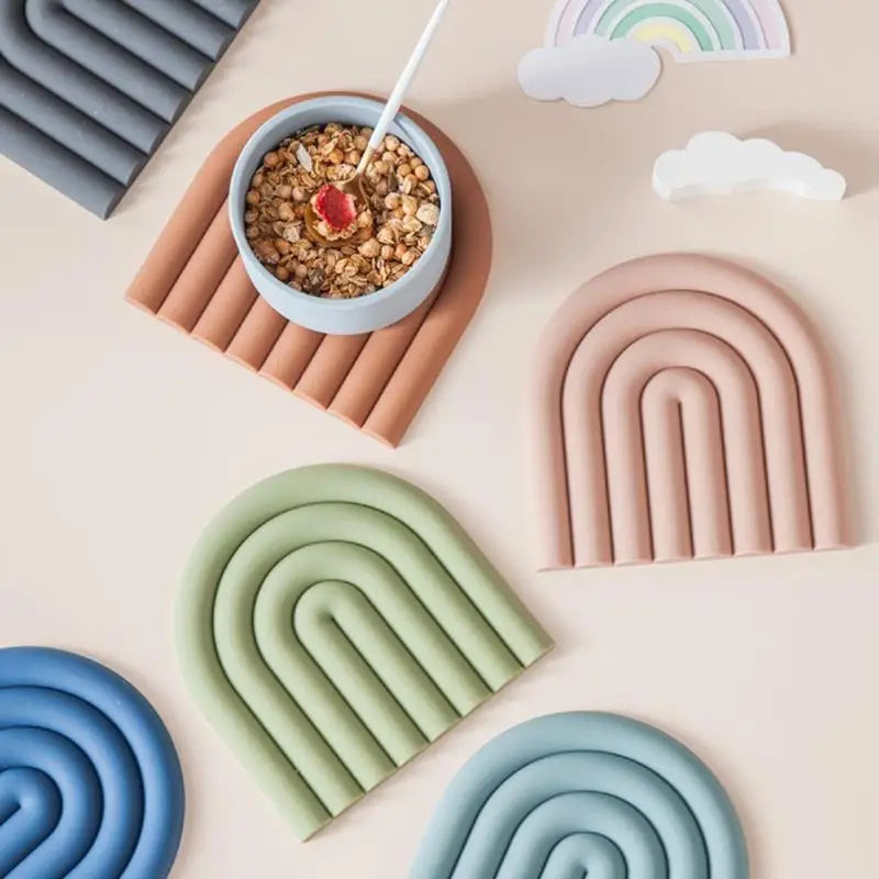 Gökkuşağı Silikon Masa Mat Coaster Sıcak Yemekler Potholder Placemat Mutfak Isıya Dayanıklı Tavan Pedleri için Çok Fonksiyonlu Pot Tutucular
