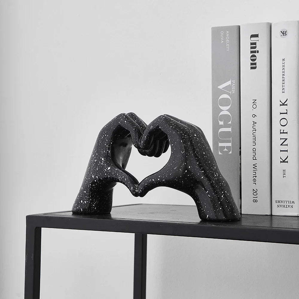 Creative Heart Gesture Sculpture and Staty Harts Abstrakt Hand Love Figurine Home Living Room Desktop Decoration Accessories Gift