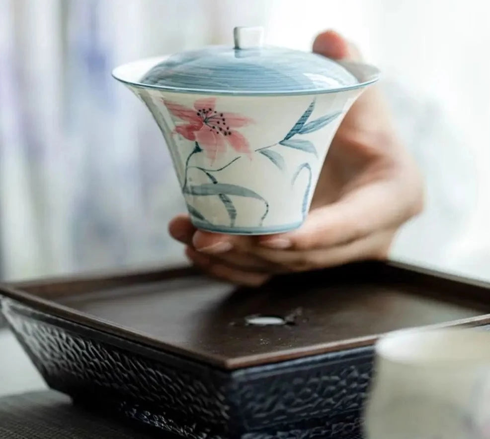 120ml Pure Hand-painted Lily Flower Gaiwan Aesthetic Painting Blue Tea Bowl Tea Tureen  Tea Maker Cover Bowl Tea Services Craft