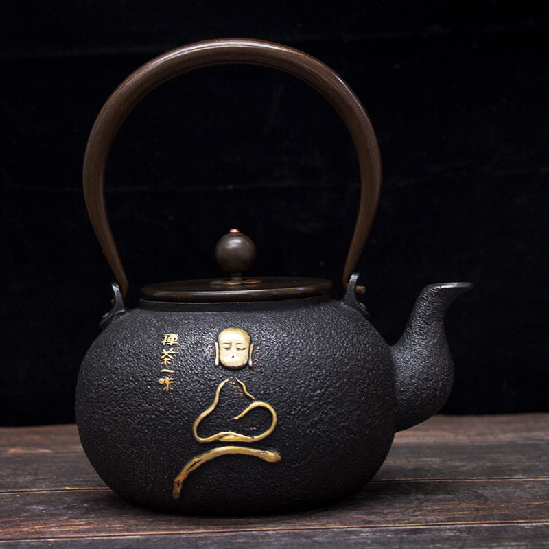 إبريق شاي مصنوع يدويًا من الحديد الزهر