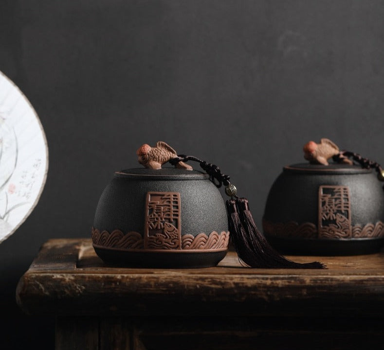 Tradycyjny caddy herbaty z ceramiki